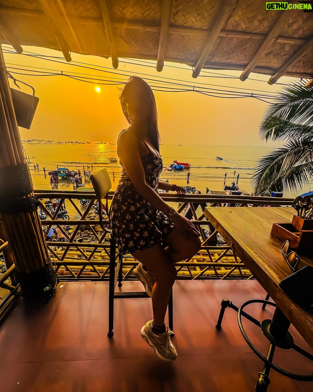 Akanksha Juneja - 1.2K Likes - Every sunset is an opportunity to reset 💃🥰
Wearing @pamwworldlive
#photoshoot #photooftheday #photography #collabration #ootd #outfit #outfitoftheday #sunset #look #fashionista #casual #fashiongram #viral #viralpost #foryou #foryoupage #explore #exploremoreً #trend #trendy #actres #akankshajuneja