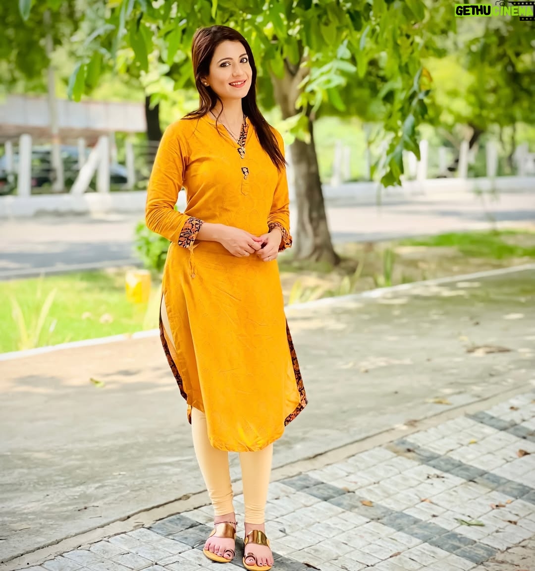 Akanksha Juneja - 3 Likes - Simplicity is the glory of expression 😇
#photoshoot #photography #photooftheday #ootd #ootdfashion #outfit #indianwear #fashionista #foryou #foryoupage #explore #explorepage #exploremore #trend #trendy #trendingnow #viral #viralpost #actres #akankshajuneja