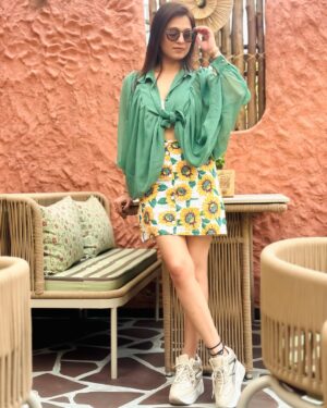 Akanksha Juneja Instagram - If you want to shine like a sun , first burn like a sun 

#photoshoot #photooftheday #ootd #ootdfashion #outfit #outfitoftheday #look #casual #summer #fashionista #foryou #foryoupage #explore #explorepage #exploremore #trend #trendy #trendingnow #trending #viral #viralpost #actress #akankshajuneja