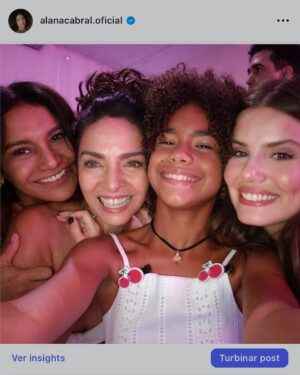 Alana Cabral Instagram - Celebrando hoje os 60 anos da dona Glô @tvglobo !
Queria conseguir demonstrar em um post o quanto sou grata por ter crescido dentro de um lugar tão especial, que fez parte da minha evolução como atriz e como pessoa… Mas só a Alana de 8/9 aninhos sabe o que foi ver seus sonhos sendo concretizados com tanto respeito e amor! 
Sou grata a todas amizades, ensinamentos e portas que foram abertas para que eu pudesse conquistar meus objetivos❤️
Feliz 60 anos, amei participar dos últimos 10🫶🏽