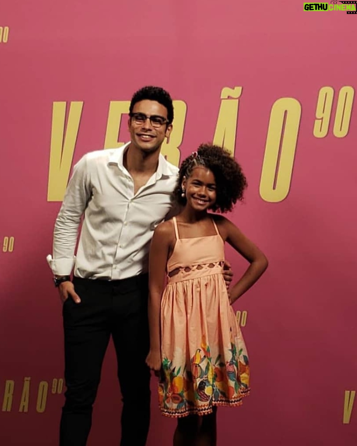 Alana Cabral - 1.4K Likes - Celebrando hoje os 60 anos da dona Glô @tvglobo !
Queria conseguir demonstrar em um post o quanto sou grata por ter crescido dentro de um lugar tão especial, que fez parte da minha evolução como atriz e como pessoa… Mas só a Alana de 8/9 aninhos sabe o que foi ver seus sonhos sendo concretizados com tanto respeito e amor!
Sou grata a todas amizades, ensinamentos e portas que foram abertas para que eu pudesse conquistar meus objetivos❤️
Feliz 60 anos, amei participar dos últimos 10🫶🏽