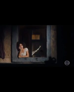 Alana Cabral Instagram - Celebrando hoje os 60 anos da dona Glô @tvglobo !
Queria conseguir demonstrar em um post o quanto sou grata por ter crescido dentro de um lugar tão especial, que fez parte da minha evolução como atriz e como pessoa… Mas só a Alana de 8/9 aninhos sabe o que foi ver seus sonhos sendo concretizados com tanto respeito e amor! 
Sou grata a todas amizades, ensinamentos e portas que foram abertas para que eu pudesse conquistar meus objetivos❤️
Feliz 60 anos, amei participar dos últimos 10🫶🏽