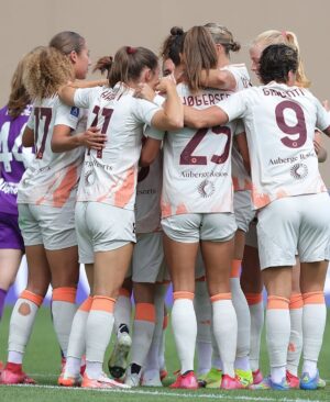 Alayah Pilgrim Instagram - 💛❤️ -> @wchampionsleague