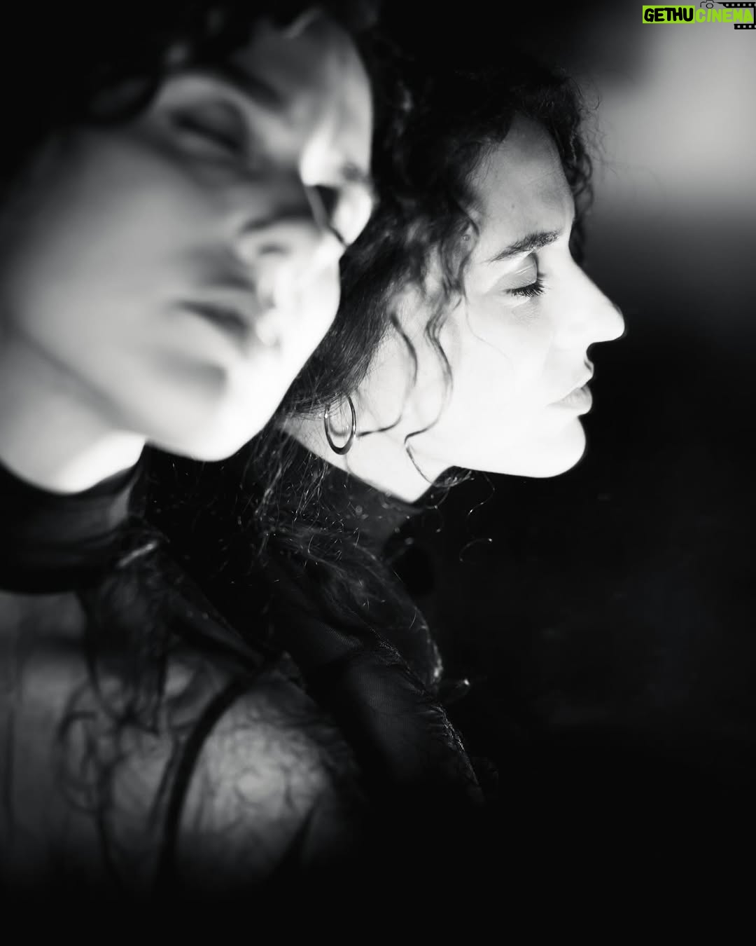 Alba Rico - 3 Likes - “Un momento de verdad entre el caos y la calma.” Con @khaley.photo