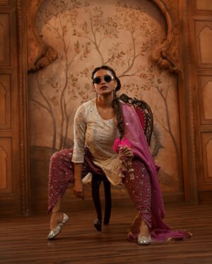 Alendra Bill Instagram - Gabru da style, Punjabiyan di pasand ❤️