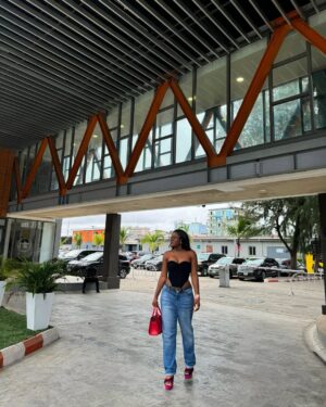 Alex Asogwa Instagram - All that glitters is Alex Unusual. Take it or leave it. 🦋.