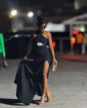 Alex Asogwa Instagram - A time was had 💃🏽, blurry images and happy memories because my sweetheart @dimmaumeh said yes and stepped into forever for the first and final time 💍🤵🏾♂️👰🏽♀️🥰.
Wearing @nelowoman.rtw and being that girl as always 💅🏾 🦋.