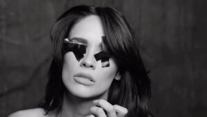 Alexandra Pomales Instagram - Muchas son las angustias del justo, pero el Señor lo librará de todas ellas.
Salmo 34:19