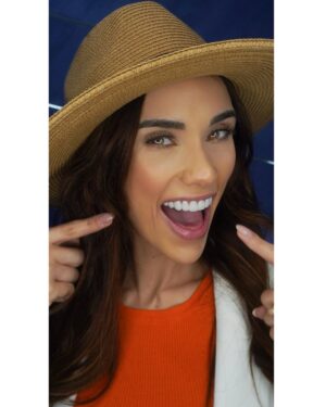 Alexandra Pomales Instagram - Mi sonrisa renovada!
🦷 Los mejores en puerto Rico @highdentalesthetics
📞 
Llama hoy:  1 (787) 785-3170