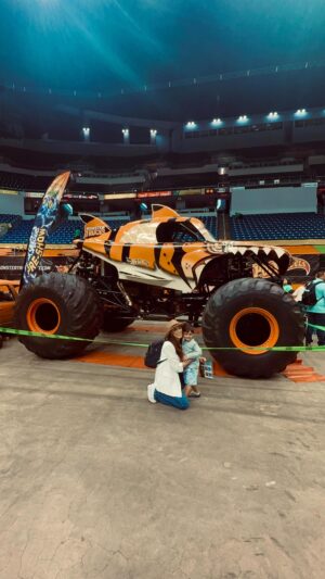 Alexandra Pomales Instagram - Que si vale la pena? Claro que si! Quedan Boletos 🎟️ para mañana! Enlace en mis historias ❤️ gracias @cajinapro @adviceglobal por una experiencia que suma a la niñez de mi pequeño 🙏🏻 estamos felices y agradecidos.