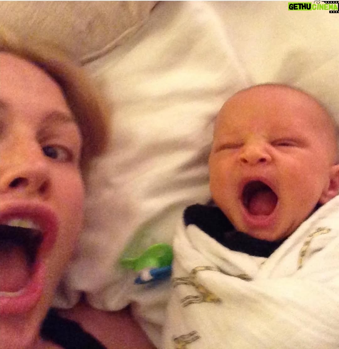 Alice Evans - 3.1K Likes - My phone sending me some crazy wonderful memories tonight! 😍
#september #september2013 #baby #👶