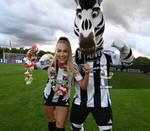 Alisha Lehmann Instagram - Champiooooooonssssss 🤍🖤
