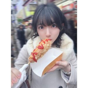 Amane Shindo Instagram - ママとおばあちゃんと新大久保行ってきた✨️

ずっと行ってみたかった＆食べてみたかった #香港飯店 の탕수육（タンスユク）😋
超美味しかった〜Ｔ꒳Ｔ🍽♥
정말 맛있어！！！！

 #新大久保  #ねすぐらむ