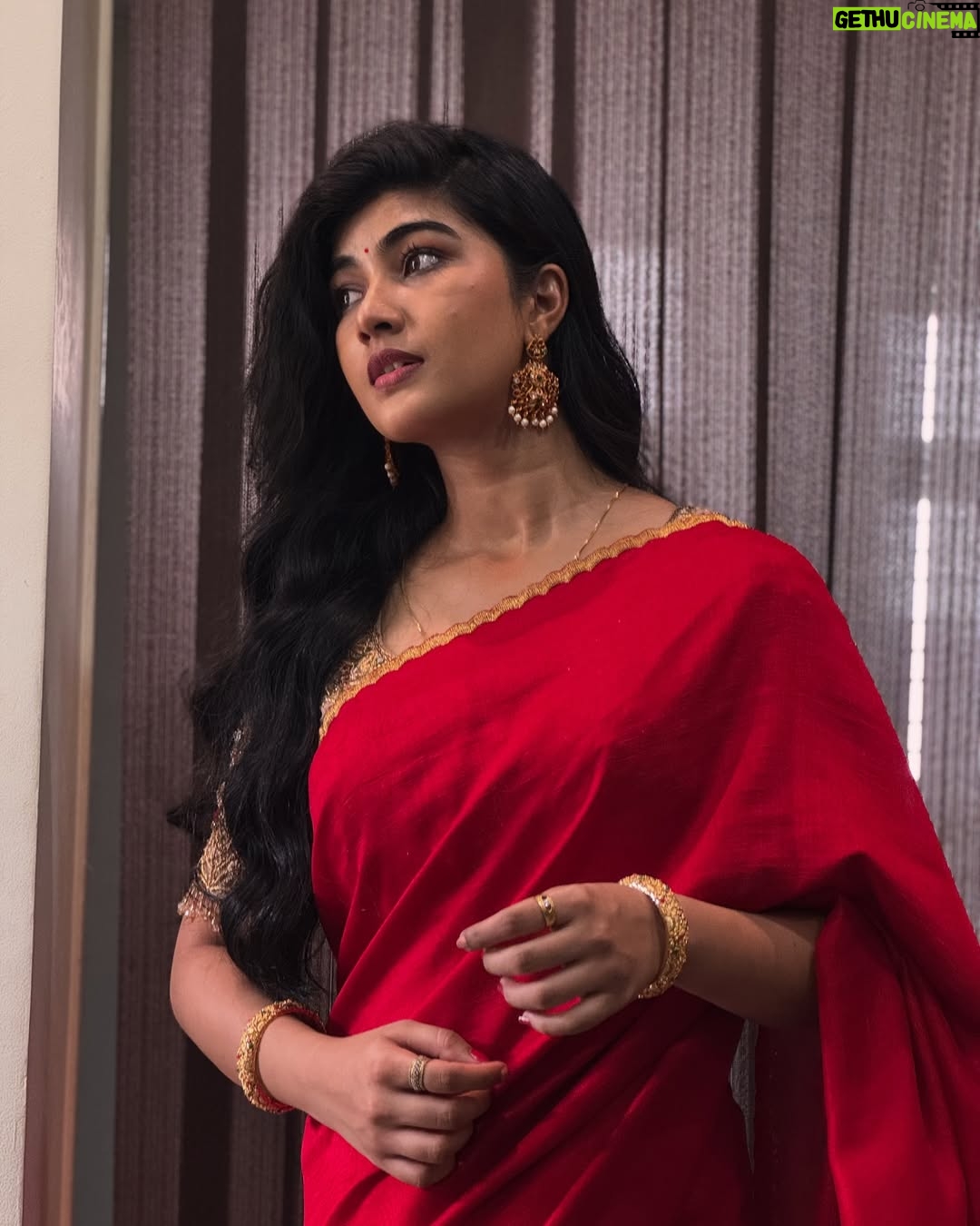 Amrutha Prem - 91.6K Likes - ❤️✨
Thankyou
@maya_designer_studio_ @radheysdesignerstudio ❤️
@arushmakeover @kavya_makeover_m ✨