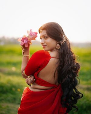 Amrutha Saju Instagram - Radhika🦚

📸 @kunjippaaru 
Mua: @pearlbeautyconsultant 
Jewel: @goldencup_rental_jewellery