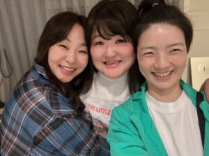 An Young-mi Instagram - 내편🤍
내사랑들🤍
@jury_jung  세상에서 제일 사랑스러운 주리
@an_zzang 세상에서 가장 멋있는 영미 언니
너무 소중하고 사랑해 ♥️어제 고마웠어~