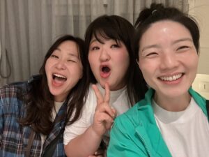 An Young-mi Instagram - 내편🤍
내사랑들🤍
@jury_jung  세상에서 제일 사랑스러운 주리
@an_zzang 세상에서 가장 멋있는 영미 언니
너무 소중하고 사랑해 ♥️어제 고마웠어~