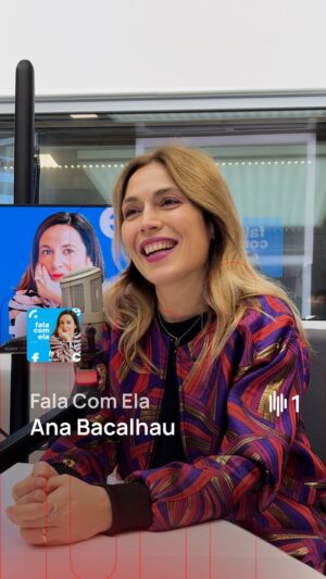 Ana Bacalhau Instagram - Ana Bacalhau é a convidada desta semana do “Fala Com Ela“. “Mundo Antena“ é o seu novo álbum, com um conceito diferente. Diz que adora a liberdade de poder encaixar em qualquer estilo musical e este disco, partilhado com tantos amigos da rádio, demonstra-o bem.
⠀⠀⠀⠀⠀⠀⠀⠀⠀⠀
🎧 Escute a conversa, já disponível nas plataformas habituais ou em antena1.rtp.pt/programa/fala-com-ela
⠀⠀⠀⠀⠀⠀⠀⠀⠀⠀
#falacomela #anabacalhau #inêsmeneses