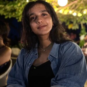 Anagha Ravi Instagram - to find oneself is the greatest joy of all and I'm truly grateful for being able to do that..
12:21
@mridul.anil thank you for these beautiful pictures 💜