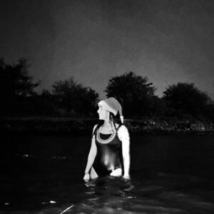 Anagha Ravi Instagram - to a beautiful session ✨ @skimb.co
Thank you @franciskurien 

Kippy 😘📸@chrispy_chrispin

#reels
#instagood #instareels #instadaily #skimboarding #kochi #trending #actor