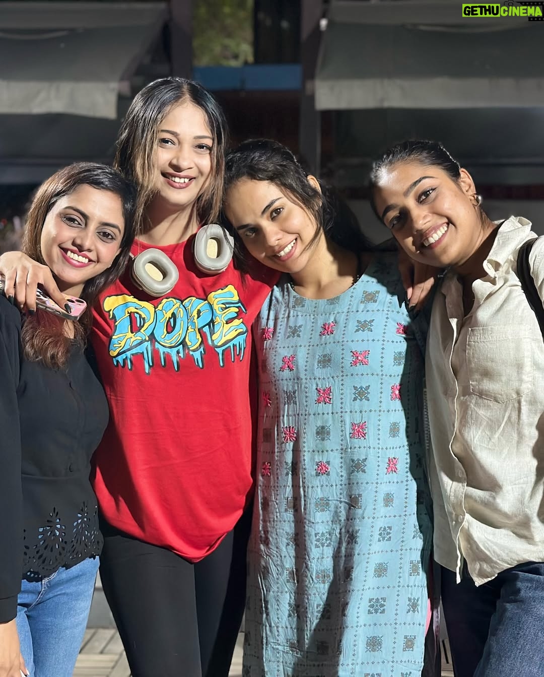 Ananya Amar - 49.7K Likes - My cuties ❤️❤️❤️
SISTERS FROM ANOTHER MOTHER 🤗
