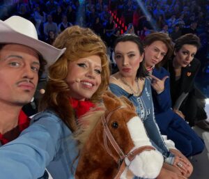 Andrea Guasch Instagram - Volver a casa. 

¡Gracias gracias gracias!

@tucaramesuena 
@mikelherzog_jr 
@gestmusic 
@antena3com 

@tinet_rubira 
@ismaelagudo 
@iasiain 
@campru 
@laiavidale 
@titofuentesm 
@borjadlv 
@kuranda_agencia 

Fotos de @joseirun_fotografia