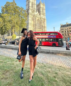 Anesa Lipa Instagram - Happy birthday Rina! I love you more than you’ll ever know!! ❤️✨❤️✨❤️