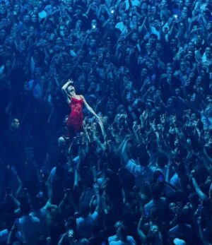 Anesa Lipa Instagram - ❤️ RADICAL OPTIMISM TOUR ❤️ @dualipa 
MELBOURNE,AUSTRALIA ❤️🇦🇺