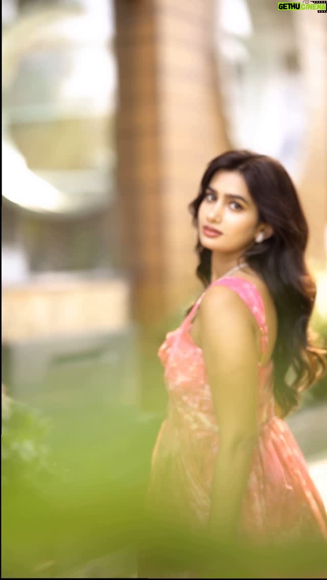 Anjali Anish - 1.9K Likes - 🪷
.
Videos by @ponnappa
Make up by @makeoverby_raj
Jewellery by @amarya.jewels
Styling by @pooja_gangatkar
Hair by Dhanu