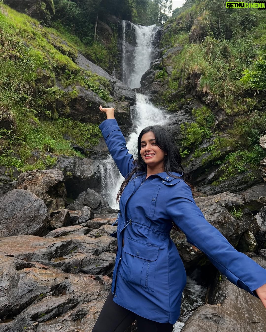 Anjali Anish - 3.9K Likes - In honour of the third week of Manada Kadalu in theatres, here’s some BTS 🫶🏼 🛶
So grateful to have worked with the best in the Kannada industry and the sweetest co stars, counting my blessings everyday- especially that i got to live my dream.
Thank you for those who believed in me, even when I didn’t.. I’ve learnt so many valuable lessons on and off camera. Both, Anjali- the character and Anjali the actor are truly blessed and I’ll never forget this once in a lifetime project.
Thank you with all my heart to the audience for the love they continue to give my team and i 🫀