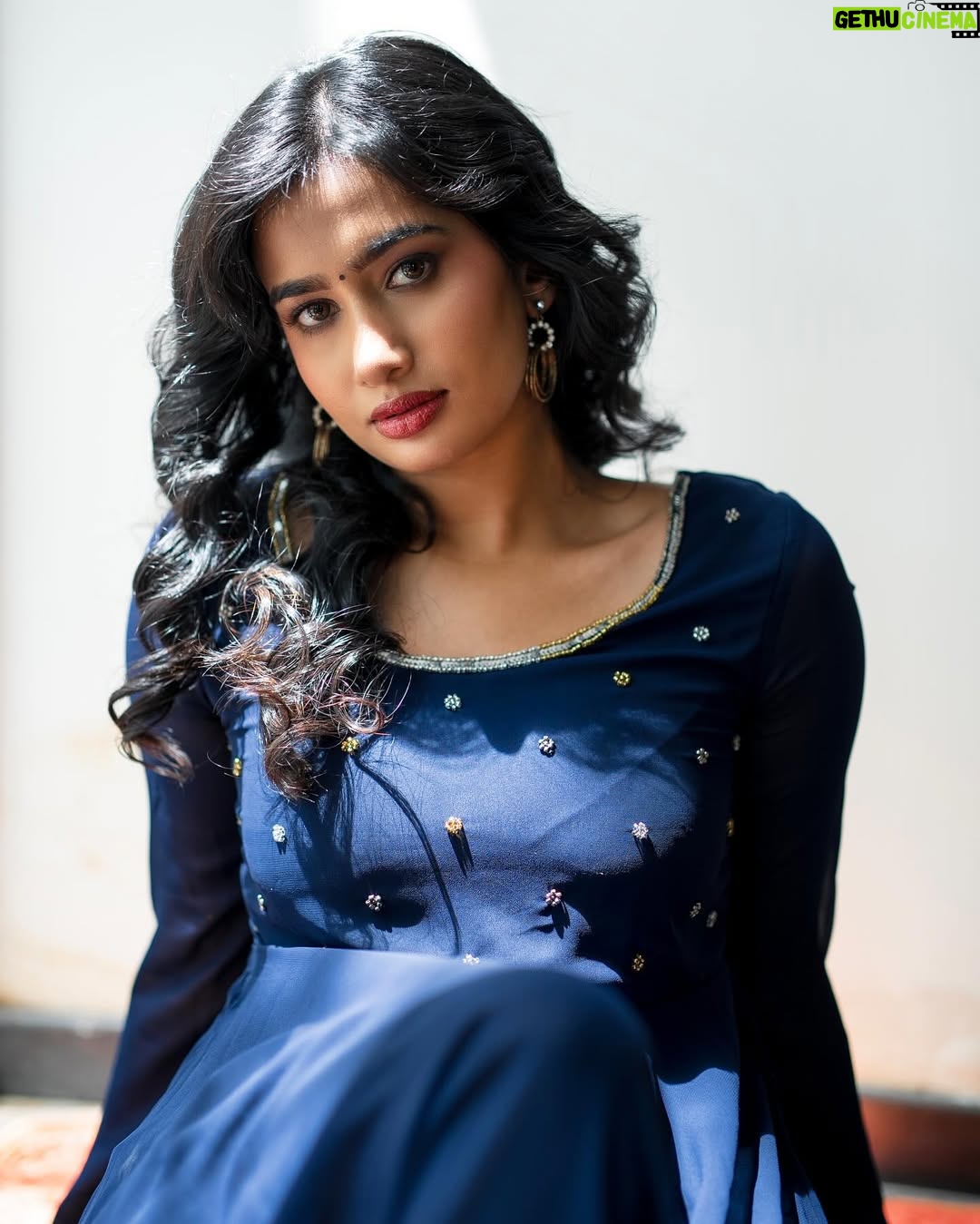 Anjali Anish - 2.8K Likes - Manada Kadalu Promotions 🧞♂️
.
.
Photos by @nithishayyod
Make up by @prettyumakeovers
Hair by @stylingbyafreen