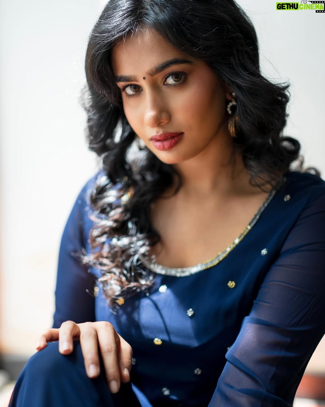 Anjali Anish - 2.8K Likes - Manada Kadalu Promotions 🧞♂️
.
.
Photos by @nithishayyod
Make up by @prettyumakeovers
Hair by @stylingbyafreen