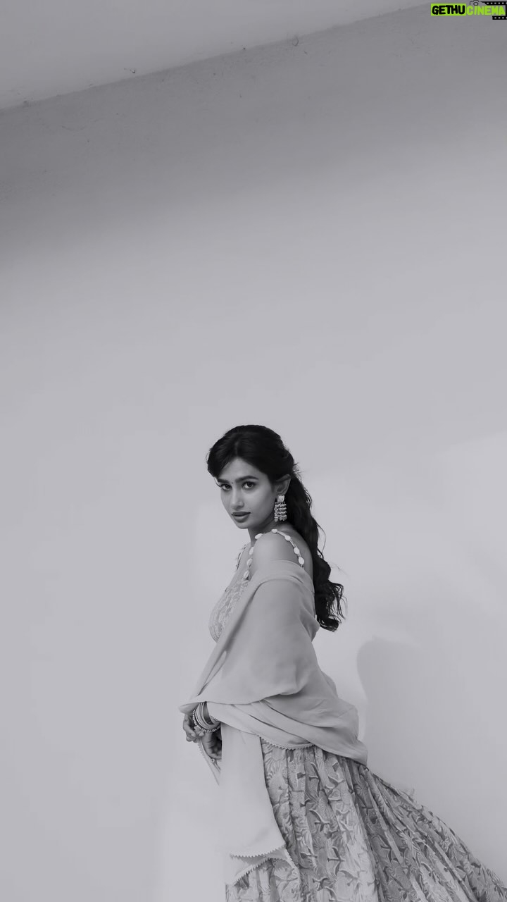 Anjali Anish - 2K Likes - Manada Kadalu 🌊 only in theatres near you!
.
.
Takes a village 🫶🏼
Video by @shaheerch__ @nithishayyod @l1mesoda
Make up by @makeoverby_raj
Hair by Sushma
Outfit by @niharikavivek