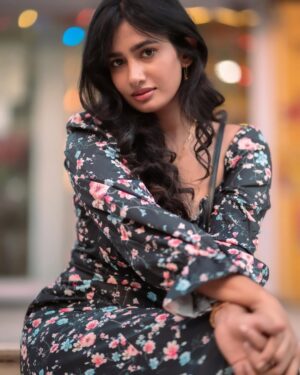 Anjali Anish Instagram - impromptu shoots while promoting Manada Kadalu (March 28th!) 
Thank you @memories.restored 🫶🏼