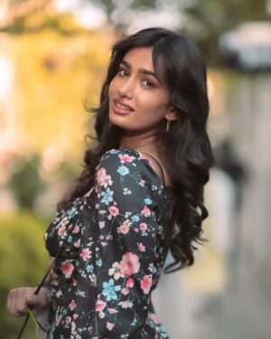 Anjali Anish Instagram - impromptu shoots while promoting Manada Kadalu (March 28th!) 
Thank you @memories.restored 🫶🏼