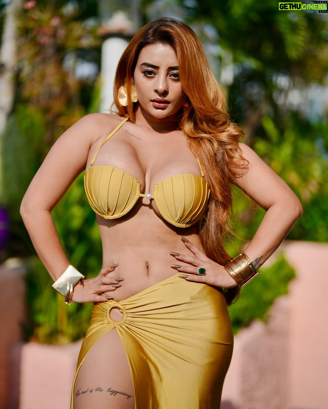 Ankita Dave - 37.2K Likes - 💛