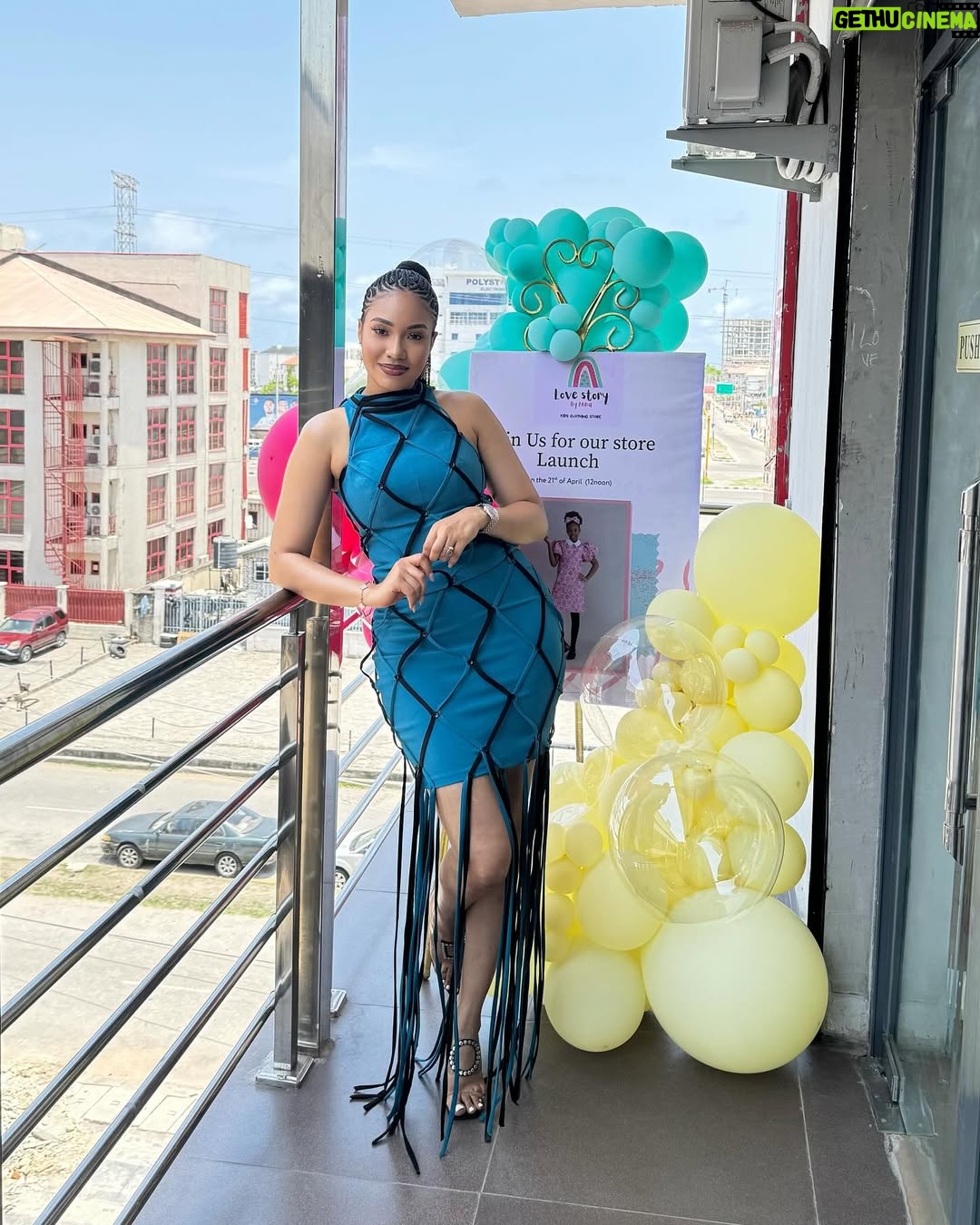 Anna Banner - 16.5K Likes - It can only be God!!! 💕💝🙏🏻
I’m still overwhelmed, but my heart is filled with gratitude 🙏🏻
I’ll post a compiled video later.
A big thank you to everyone that showed up, sent messages, called, and supported me! You guys are the real MVPs!
To my team, you guys are incredibly special to me! I love you guys!
My bestie, my 2million support system in 1!! @slimzobs I love you! 💕
💕💝
You can now walk into our physical store and shop beautiful, unique items for your kids!! @lovestorybyanna
•
My outfit @nelowoman.rtw
Sofia’s outfit @lovestorybyanna (Joy set)