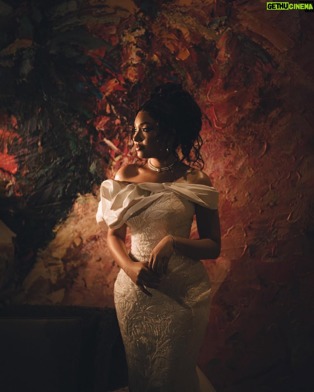 Anna Banner - 18.5K Likes - IFENKILI ❤️
Bridal dress @nelo.woman
Makeup @glowwithlilian
Hair stylist @hairbybube_
Content Creator: @durrode
Photography: @streetically