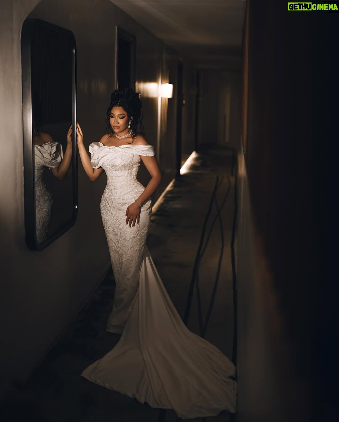 Anna Banner - 18.5K Likes - IFENKILI ❤️
Bridal dress @nelo.woman
Makeup @glowwithlilian
Hair stylist @hairbybube_
Content Creator: @durrode
Photography: @streetically