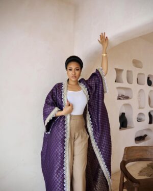 Anna Banner Instagram - OLORI Kimono Collection by @karenubani 
•
•
•
•
•
Photography @peter_stonee 
Make up @dmannysglow