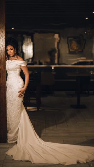Anna Banner Instagram - IFENKILI ❤️

Wedding dress @nelo.woman 
Makeup @glowwithlilian 
Hair stylist @hairbybube_ 
Content Creator: @durrode 
Photography: @streetically

Song @timidakolo
#nelobride