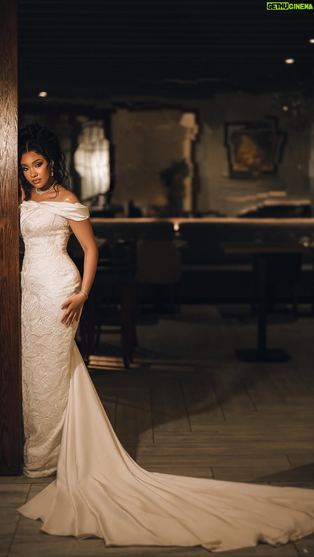 Anna Banner - 31.2K Likes - IFENKILI ❤️
Wedding dress @nelo.woman
Makeup @glowwithlilian
Hair stylist @hairbybube_
Content Creator: @durrode
Photography: @streetically
Song @timidakolo
#nelobride