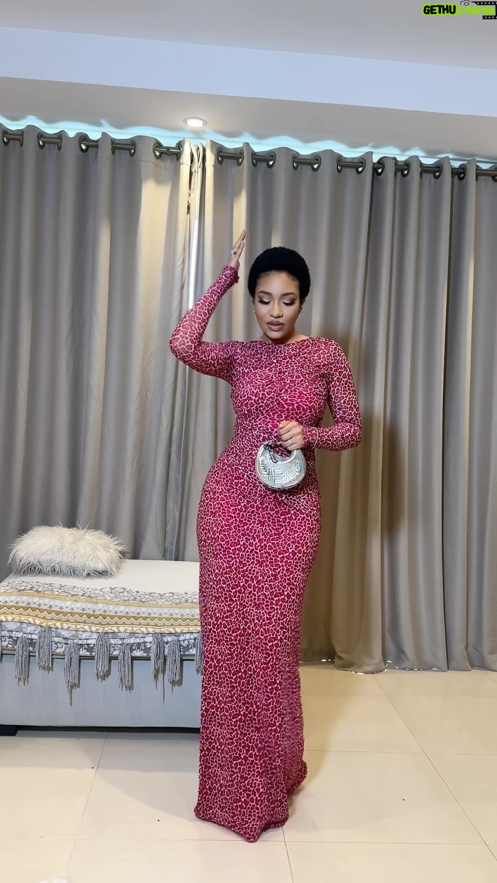 Anna Banner - 14.9K Likes - GRWM…. Date night options 🥰
Look 1 or Look 2?
•
Outfits from @nelowoman.rtw
Make up @glowwithlilian
Video @gwl_shots