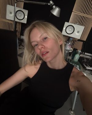 Annet Charitonova Instagram - kancl core