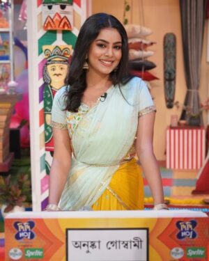 Anushka Goswami Instagram - 💛🩵

দেখুন #didino1season9 আজ 4:30pm @zeebanglaofficial