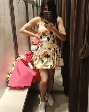 Anwesha Mukherjee Instagram - A week that involved shopping, lots of work, good gym workouts with more weights, 2 big acne breakouts, in-laws visiting us for last week for Bengali new year, flexing and appreciating my tiny little gains. 🙏🏼🤗 How was your week ? #photodump #weekendvibes