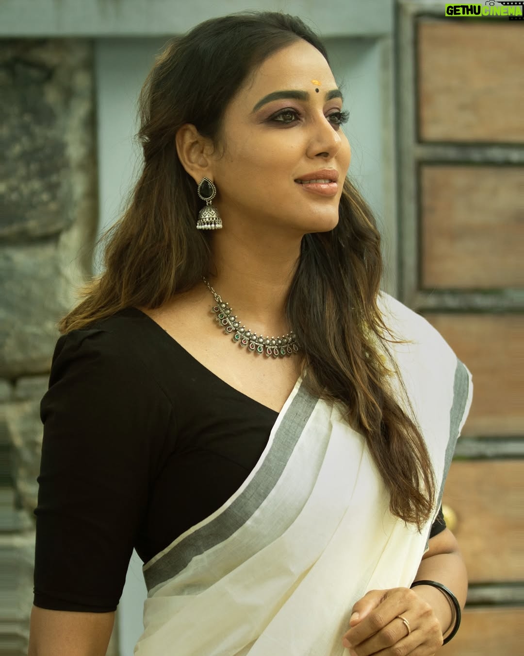Aradhya Ann - 3.5K Likes - Happy vishu 🌾💛