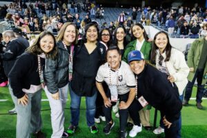 Archie Panjabi Instagram - How surreal to celebrate @weareangelcity win 🎉 and reunite with the #benditlikebeckham crew! ⚽️

Thank you @lilly for making this happen. My abs are still sore from all the laughing and cheering! ❤️