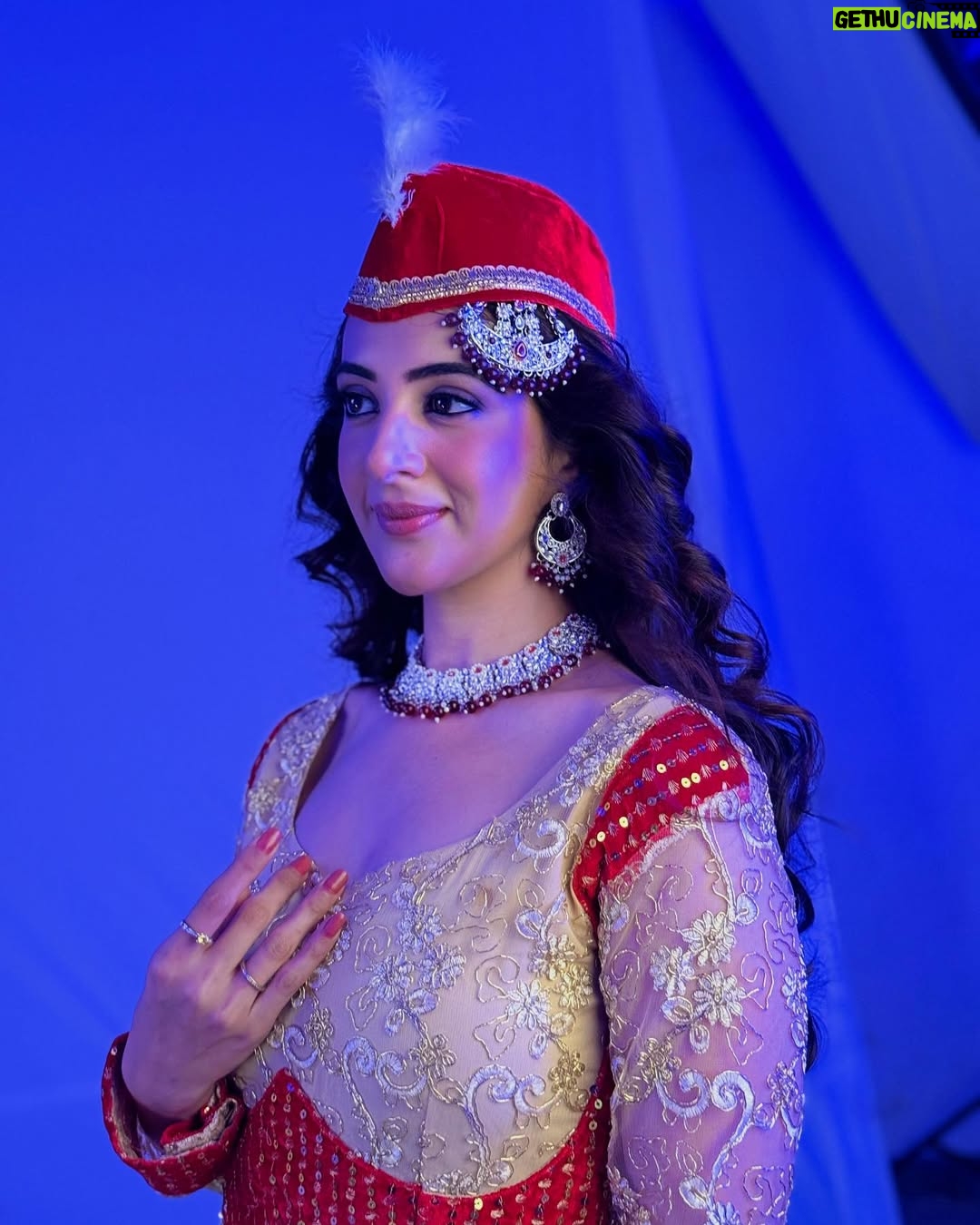 Arshin Mehta - 759 Likes - Anarkalis’s legacy lives on through art and fashion. 🪕🎭🎬
#behindthescenes #anarkali #retrolook #salimanarkali #shootingadventure #salimanarkali #digitalcreator #digitalad #anarkalisalimlovestory
P.c @shubhamm_gargg