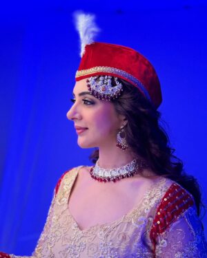 Arshin Mehta Instagram - Anarkalis’s legacy lives on through art and fashion. 🪕🎭🎬

#behindthescenes #anarkali #retrolook #salimanarkali  #shootingadventure #salimanarkali #digitalcreator #digitalad #anarkalisalimlovestory
P.c @shubhamm_gargg